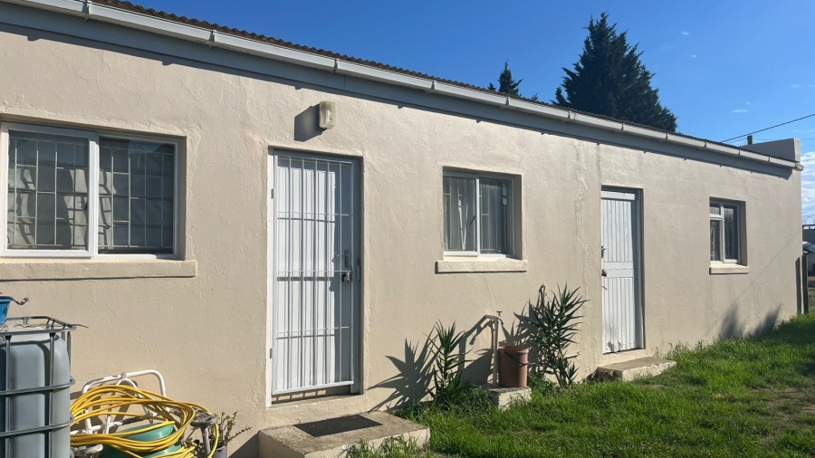 2 Bedroom Property for Sale in Napier Western Cape